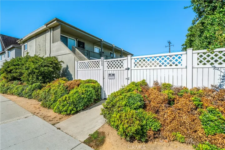 2865 Mendoza Drive, Costa Mesa, California 92626