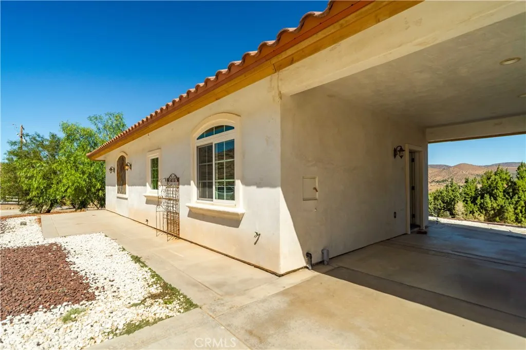 32132 Calle Del Roja, Acton, California 93510 home-pic-47
