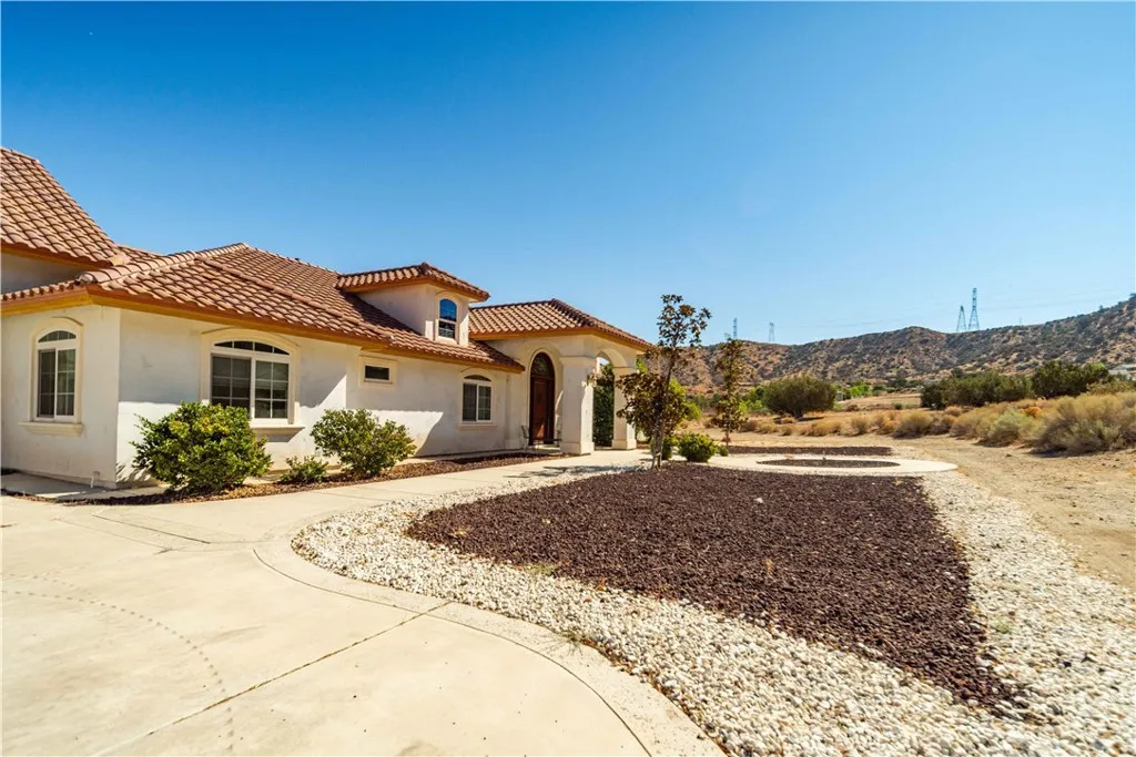 32132 Calle Del Roja, Acton, California 93510 home-pic-5