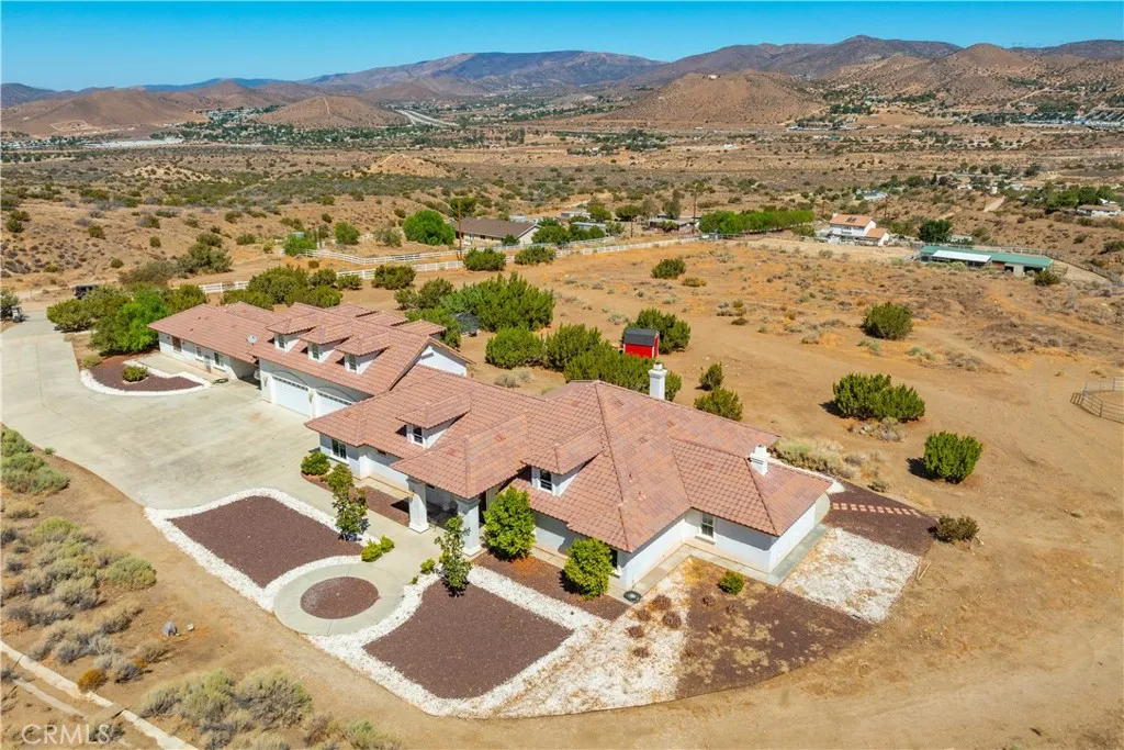 32132 Calle Del Roja, Acton, California 93510 home-pic-1
