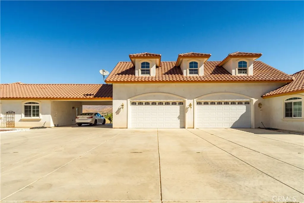 32132 Calle Del Roja, Acton, California 93510 home-pic-4