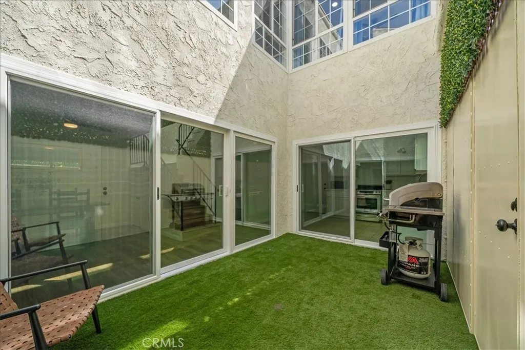 308 1/2 Commonwealth Avenue, Los Angeles, California 90020 home-pic-12