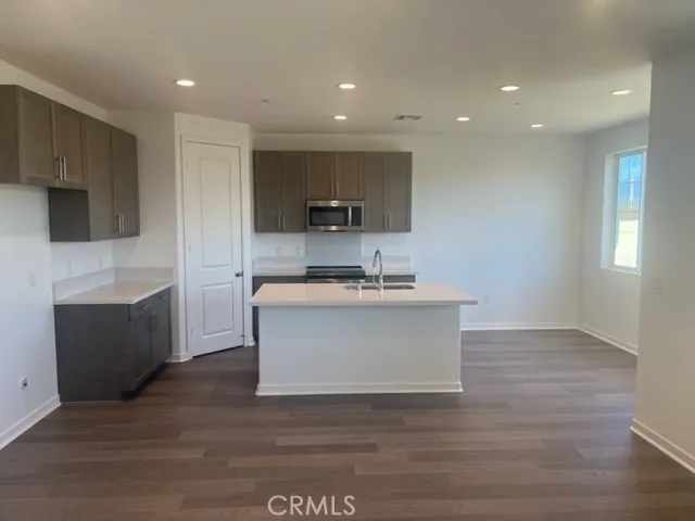 29212 Santa Fe Springs Court, Winchester, California 92596 home-pic-3