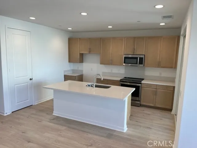 31354 Trappers Loop, Winchester, California 92596 home-pic-4