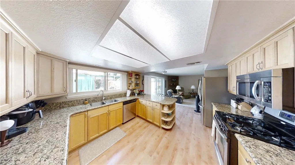 140 Channing Street, Redlands, California 92373 home-pic-8