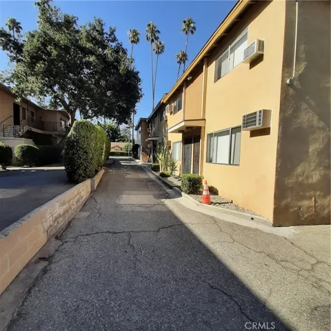 696 Earlham Street 6, Pasadena, California 91101