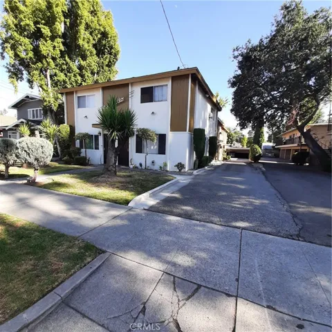 696 Earlham Street 6, Pasadena, California 91101