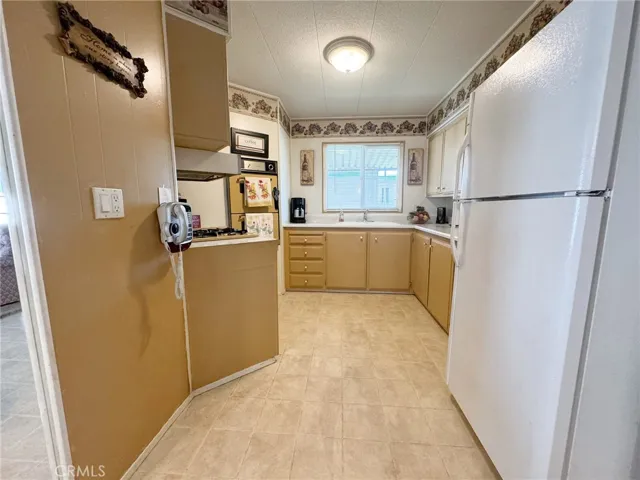 16742 Lake Park Way, Yorba Linda, California 92886