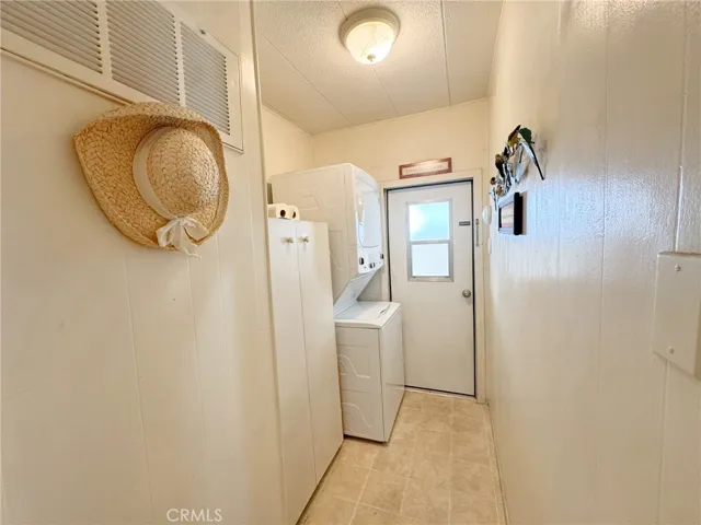 16742 Lake Park Way, Yorba Linda, California 92886