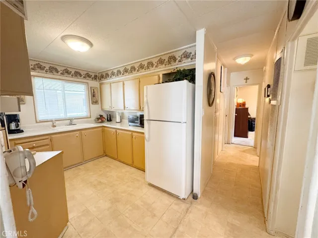 16742 Lake Park Way, Yorba Linda, California 92886