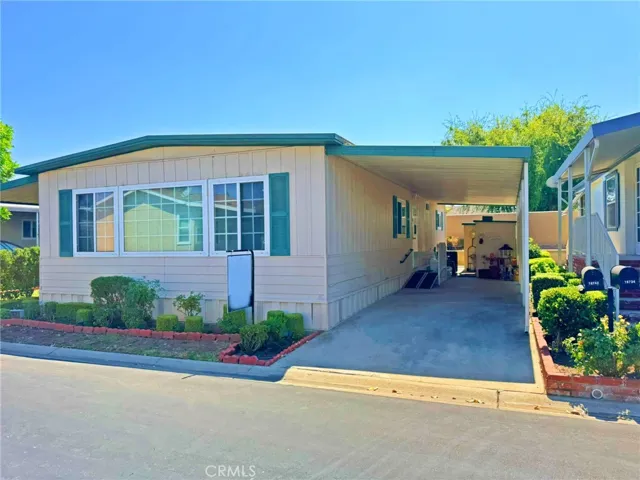 16742 Lake Park Way, Yorba Linda, California 92886
