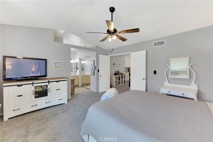 28123 Bobwhite Circle 104, Saugus, California 91350