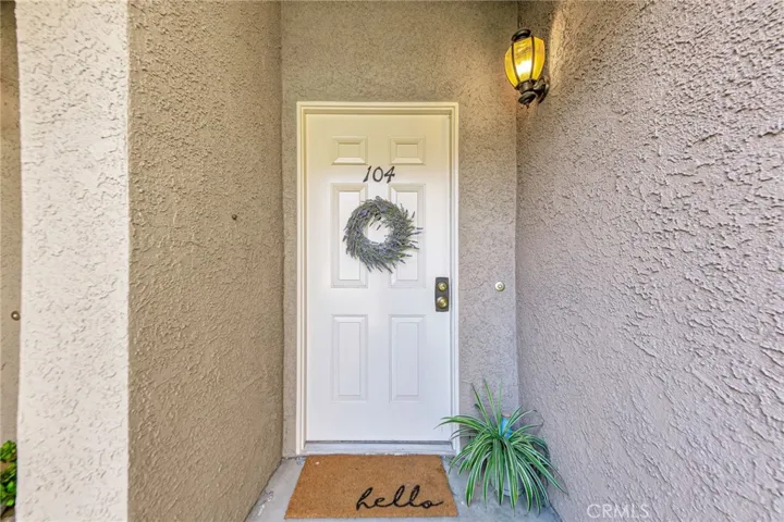 28123 Bobwhite Circle 104, Saugus, California 91350