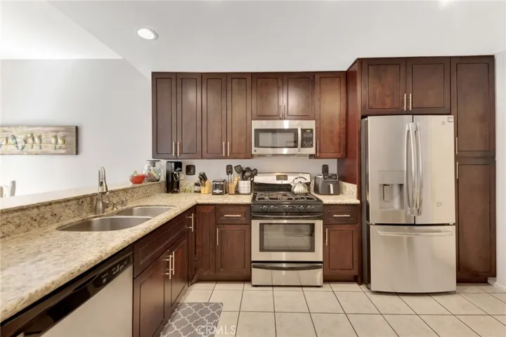 28123 Bobwhite Circle 104, Saugus, California 91350