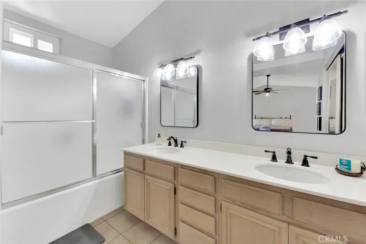 28123 Bobwhite Circle 104, Saugus, California 91350