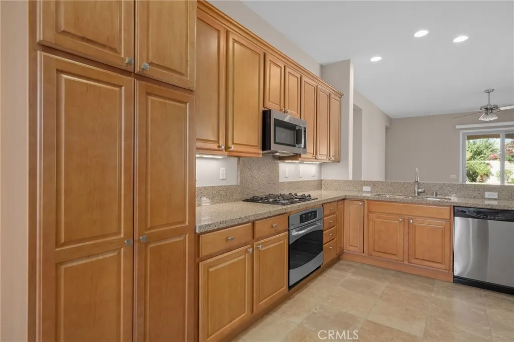 81596 Avenida Bolero, Indio, California 92203 home-pic-5