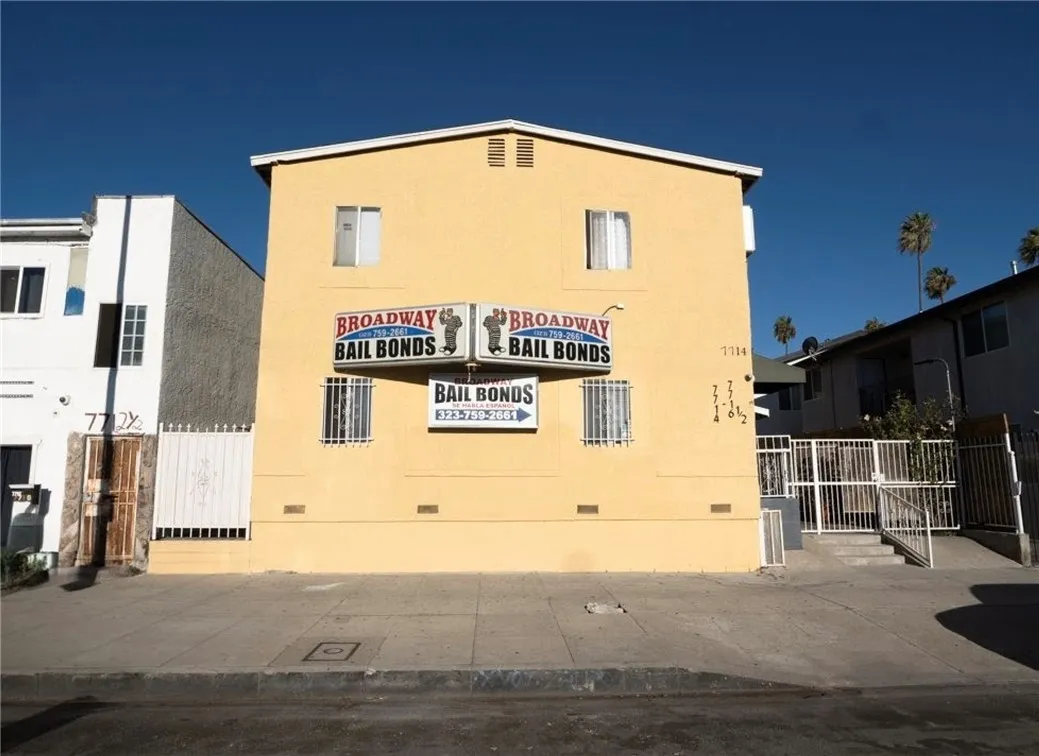 7714 S Broadway, Los Angeles, California 90003 home-pic-23