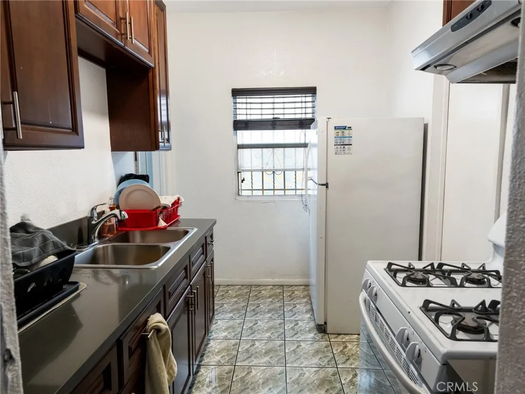 7714 S Broadway, Los Angeles, California 90003 home-pic-12