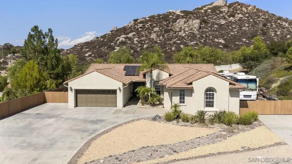 , Ramona, California 92065 home-pic-35
