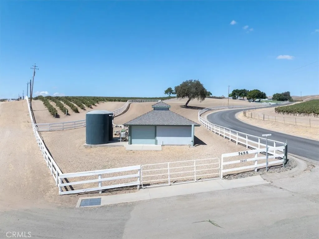 8283 Cross Canyons Road, San Miguel, California 93451 home-pic-71