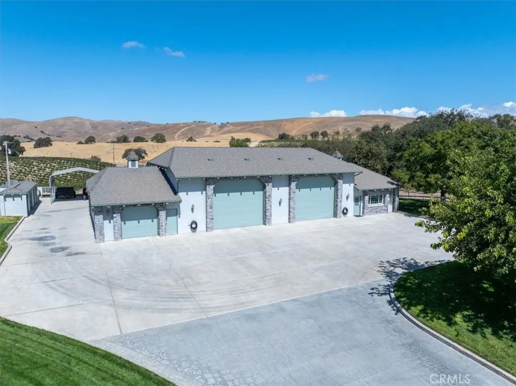 8283 Cross Canyons Road, San Miguel, California 93451 home-pic-12