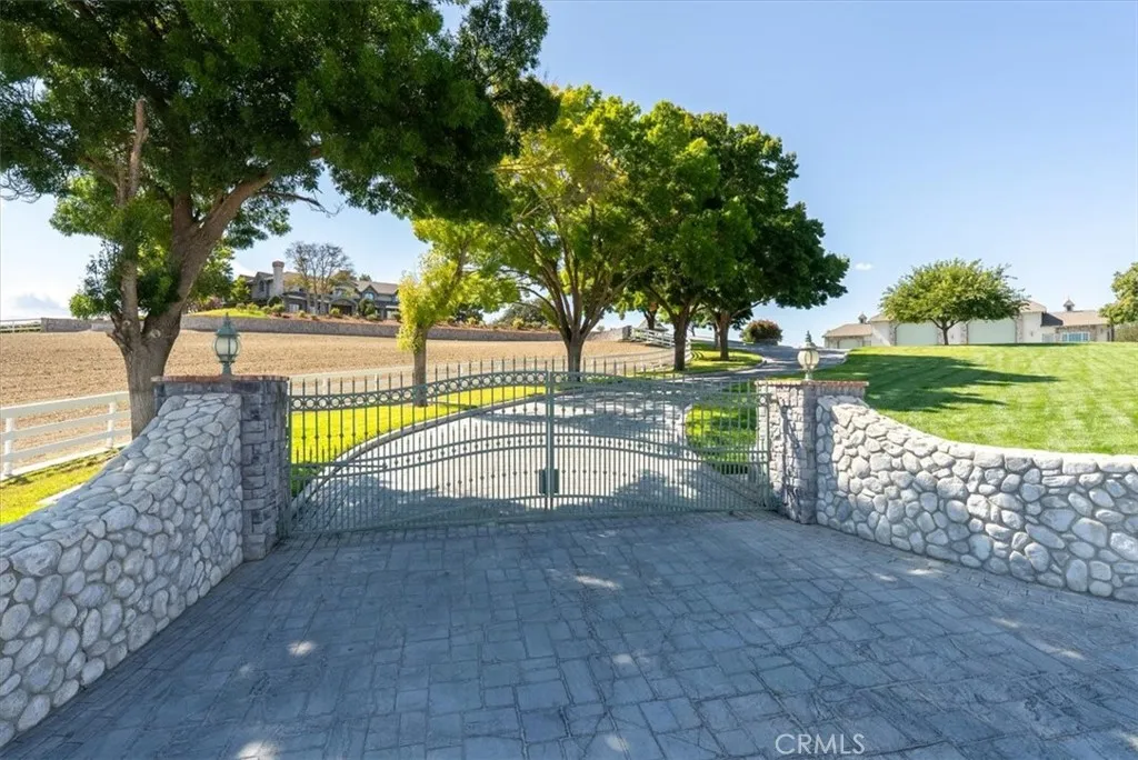 8283 Cross Canyons Road, San Miguel, California 93451 home-pic-9