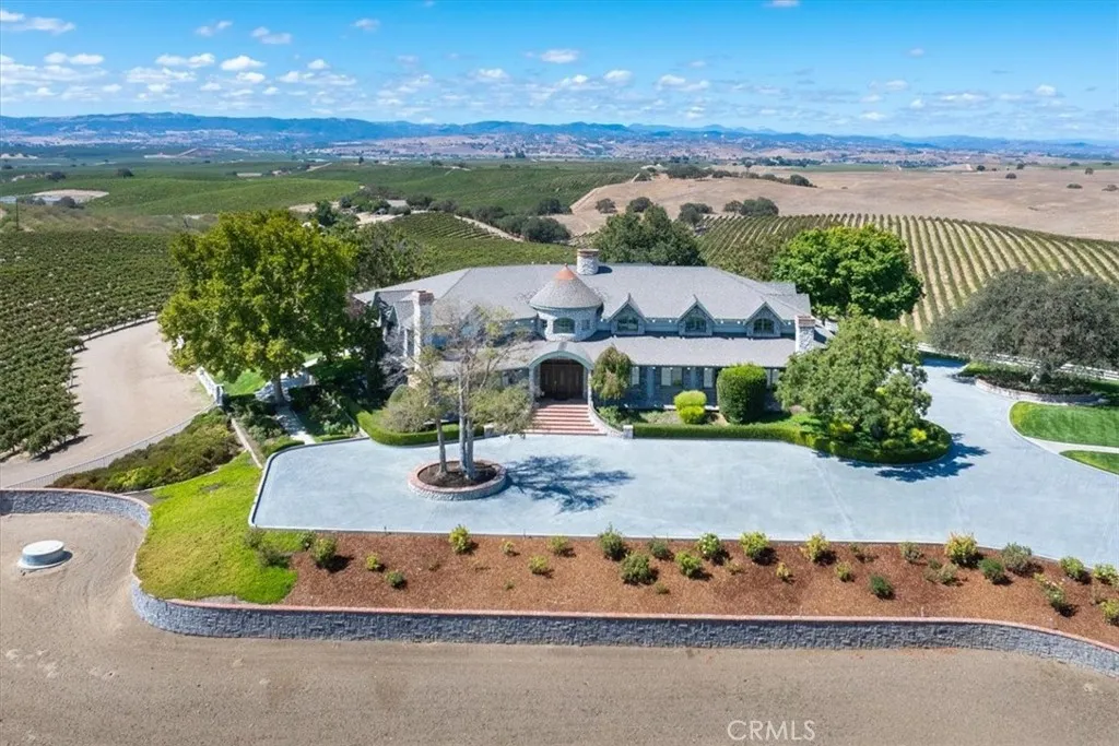 8283 Cross Canyons Road, San Miguel, California 93451 home-pic-10