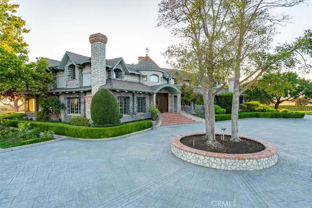 8283 Cross Canyons Road, San Miguel, California 93451 home-pic-2