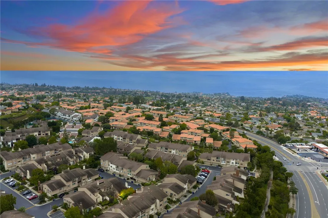 6307 Ridgeglade Ct, Rancho Palos Verdes, California 90275 home-pic-3