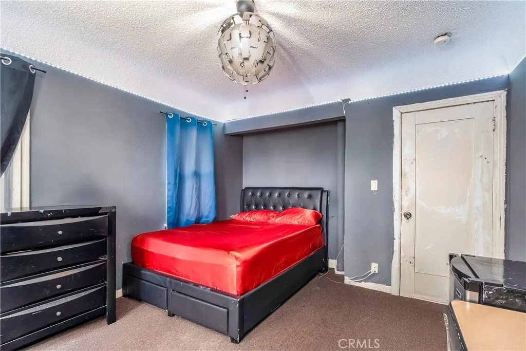 6030 W Wilton, Los Angeles, California 90047 home-pic-11