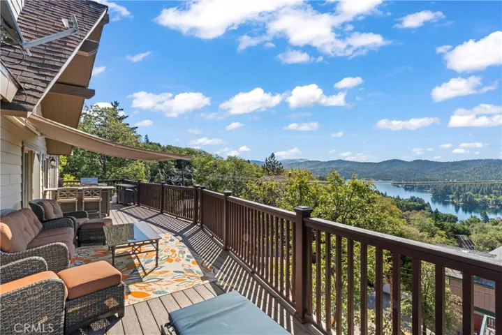 Amazing lake views for days!