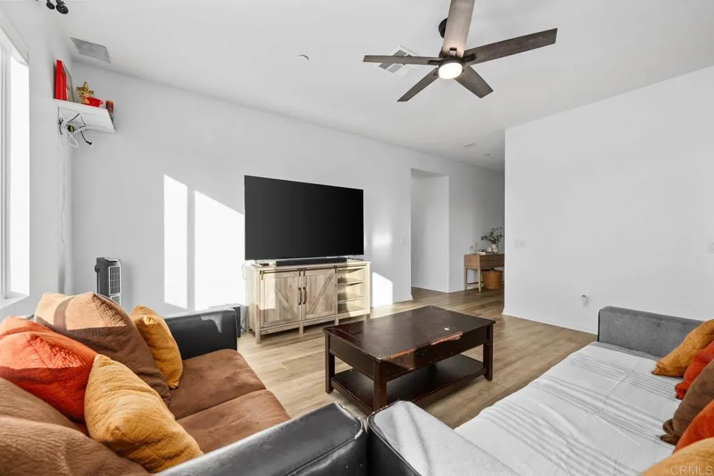 34563 Meadowside Lane, Winchester, California 92596 home-pic-6