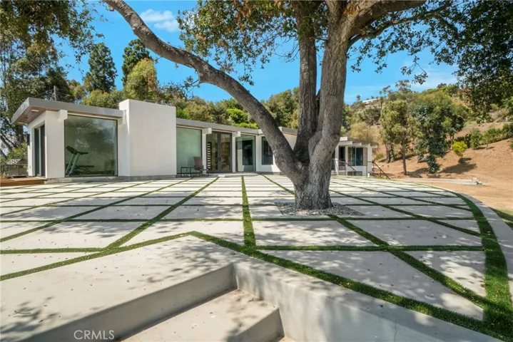 20786 Cool Oak Way, Malibu, California 90265