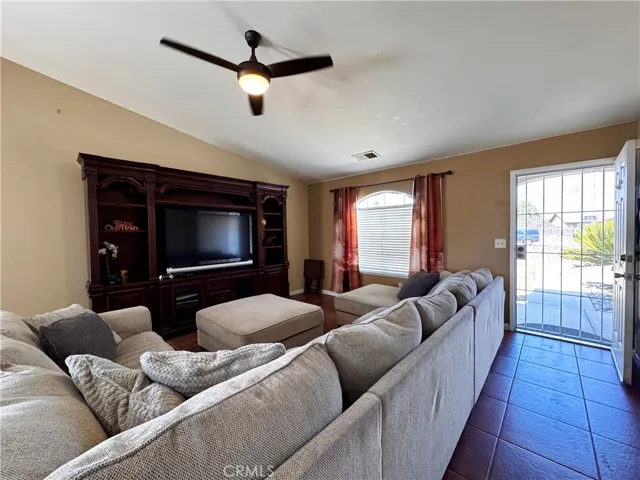 11185 Mesquite Circle, None, California 93202