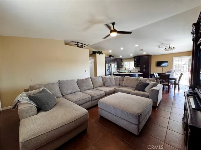 11185 Mesquite Circle, None, California 93202