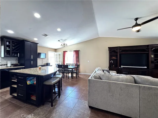 11185 Mesquite Circle, None, California 93202