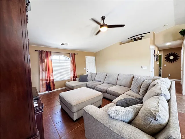 11185 Mesquite Circle, None, California 93202