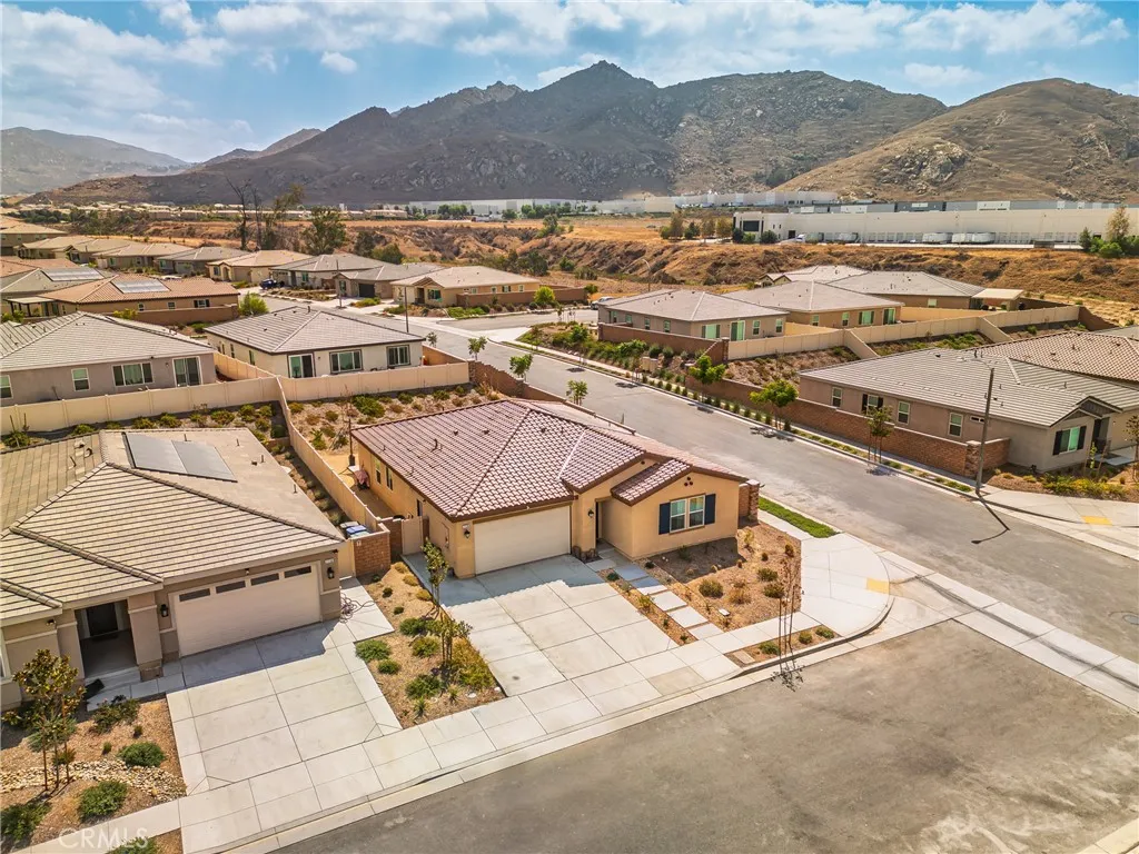 7728 Caroline Court, Highgrove, California 92507 home-pic-31