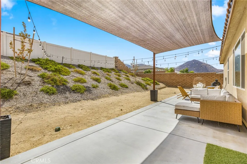 7728 Caroline Court, Highgrove, California 92507 home-pic-26