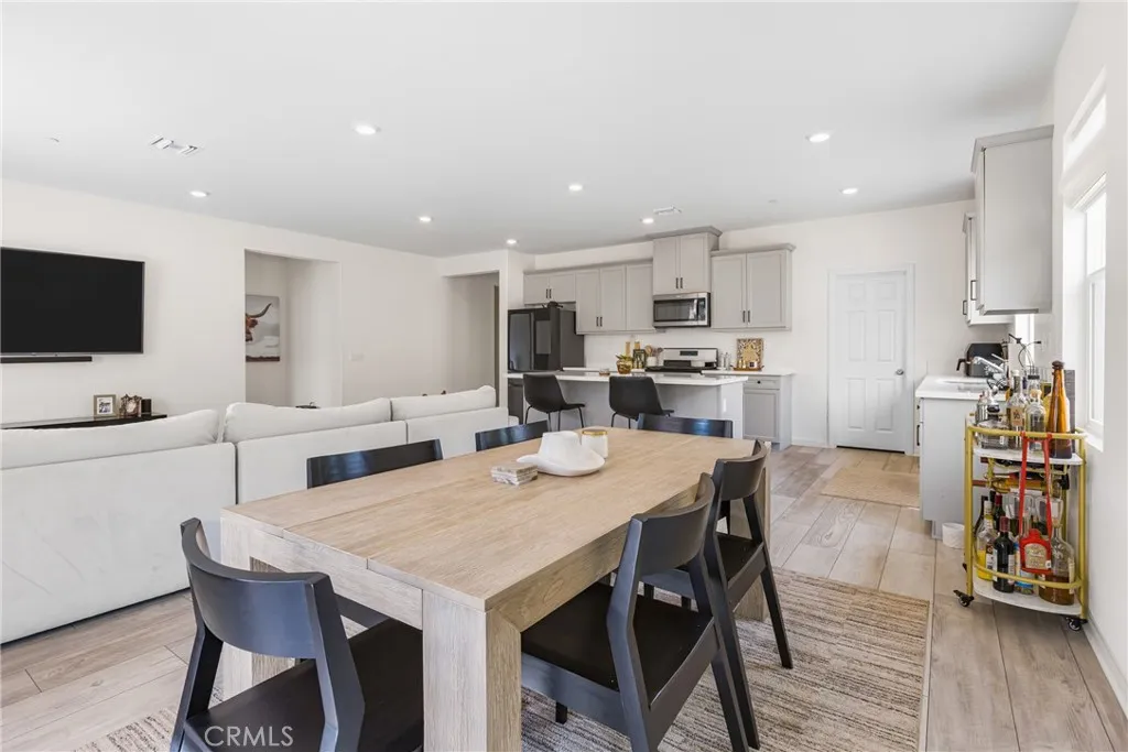 7728 Caroline Court, Highgrove, California 92507 home-pic-8