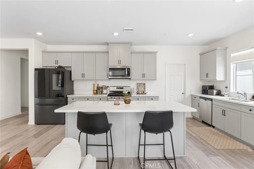 7728 Caroline Court, Highgrove, California 92507 home-pic-10