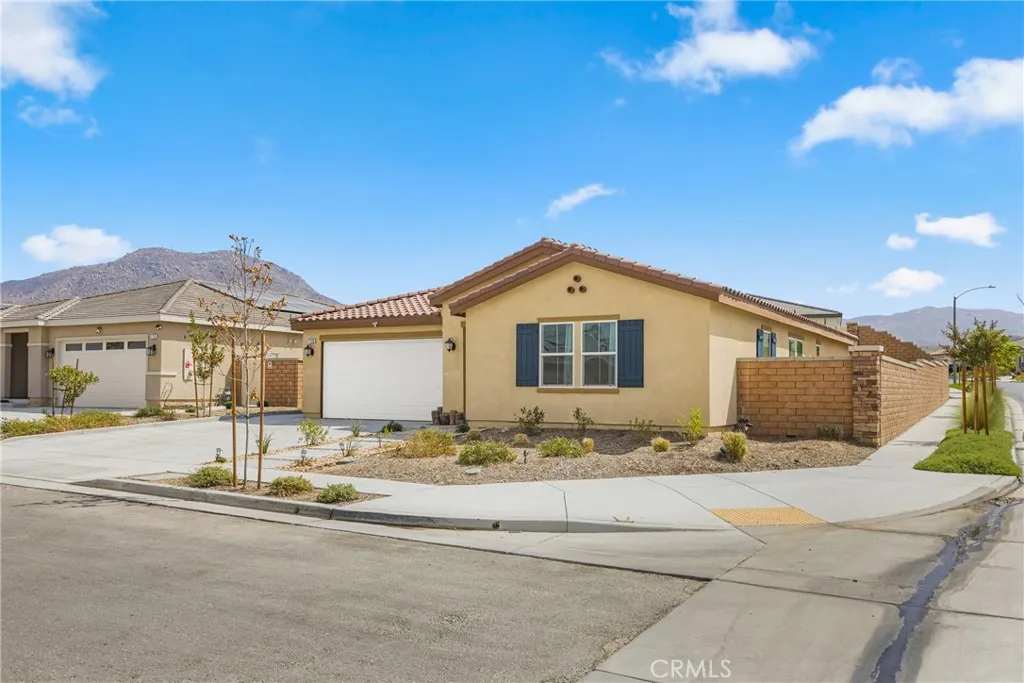 7728 Caroline Court, Highgrove, California 92507 home-pic-1
