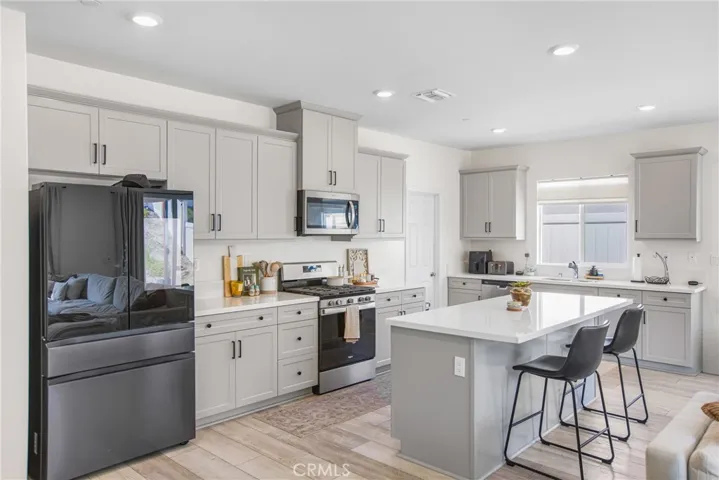 7728 Caroline Court, Highgrove, California 92507