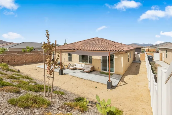 7728 Caroline Court, Highgrove, California 92507