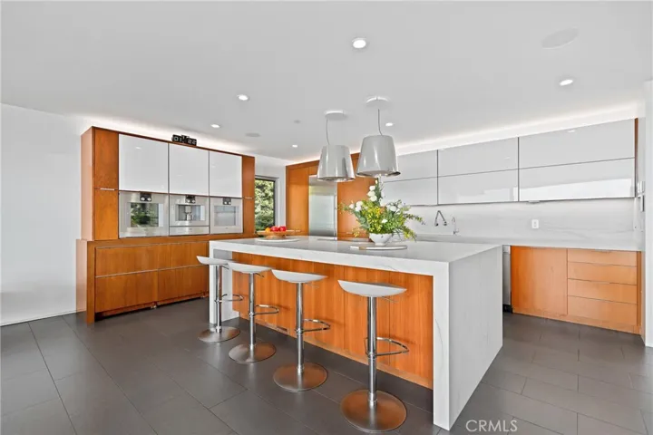 1088 Del Mar Avenue, Laguna Beach, California 92651