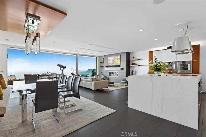 1088 Del Mar Avenue, Laguna Beach, California 92651