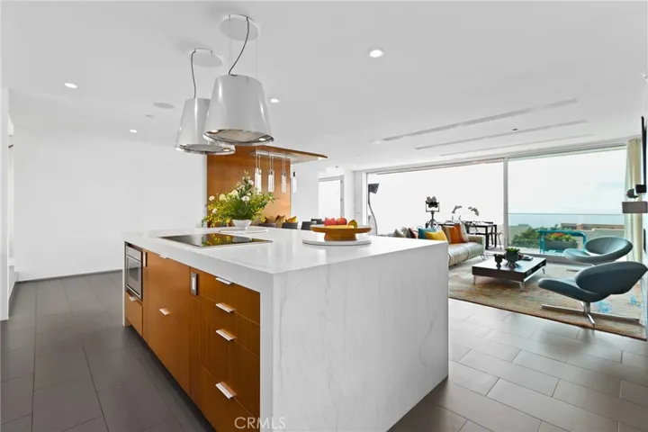 1088 Del Mar Avenue, Laguna Beach, California 92651