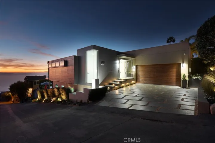 1088 Del Mar Avenue, Laguna Beach, California 92651