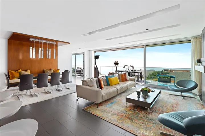 1088 Del Mar Avenue, Laguna Beach, California 92651