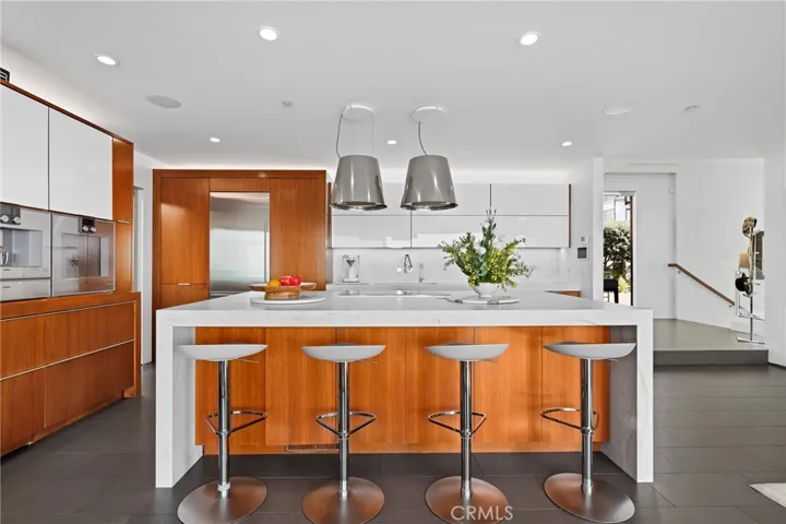 1088 Del Mar Avenue, Laguna Beach, California 92651